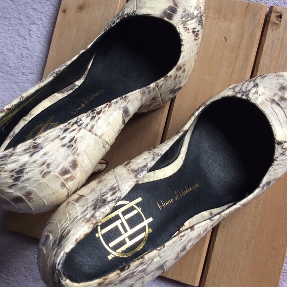 [SOLD] House Of Harlow Norah Snake Court Heels - Picture 7 of 8